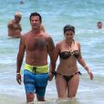 Lorenzo Lamas et sa femme Shawna Craig profitent du "Labor Day" pour aller a la plage a Miami. Le 2 septembre 2013.