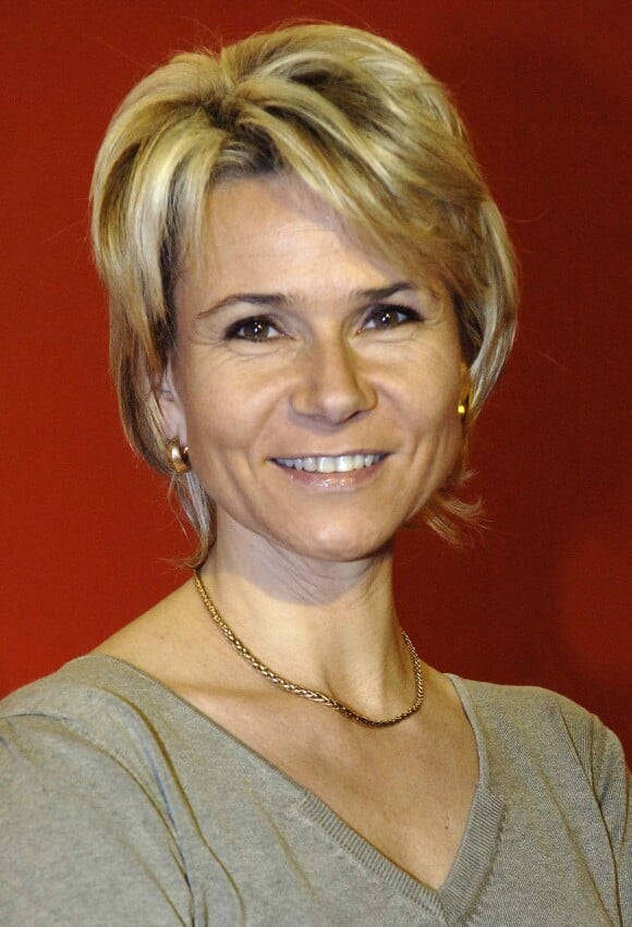 France 2 : Cela fait 19 ans que Nathalie Rihouet fait la pluie et le beau temps de la chaîne. Nathalie c'est Madame Météo !