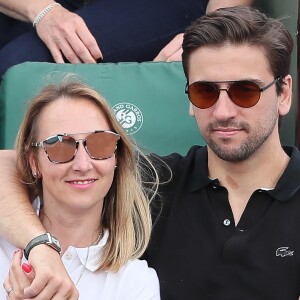 Audrey Lamy et son compagnon Thomas Sabatier dans les tribunes des internationaux de Roland Garros - jour 5 - à Paris, France, le 31 mai 2018. © Cyril Moreau - Dominique Jacovides/Bestimage