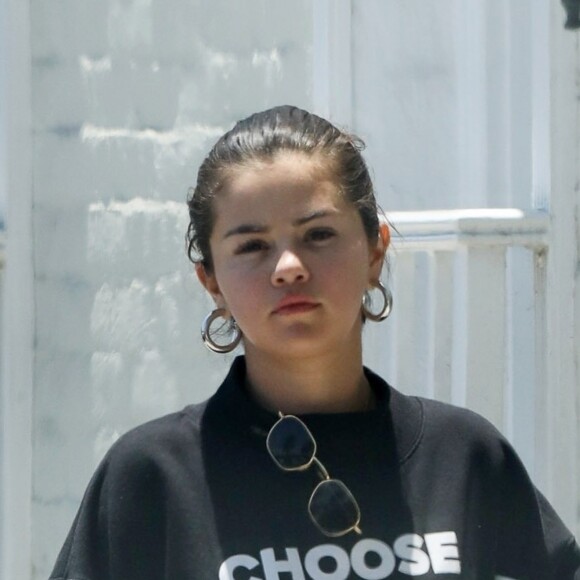 Exclusif - Selena Gomez à la sortie d'un rendez-vous chez son médecin à Beverly Hills, le 3 juillet 2018