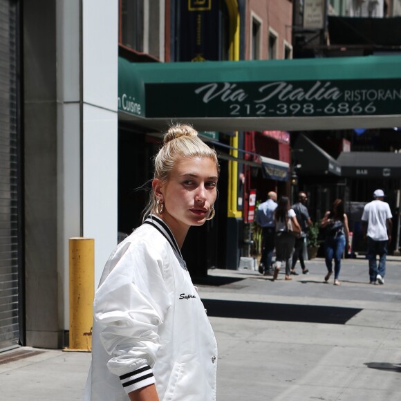 Justin Bieber et sa fiancée Hailey Baldwin se baladent dans les rues de New York le 7 juillet 2018