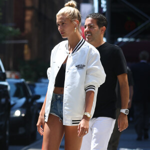 Justin Bieber et sa fiancée Hailey Baldwin se baladent dans les rues de New York le 7 juillet 2018