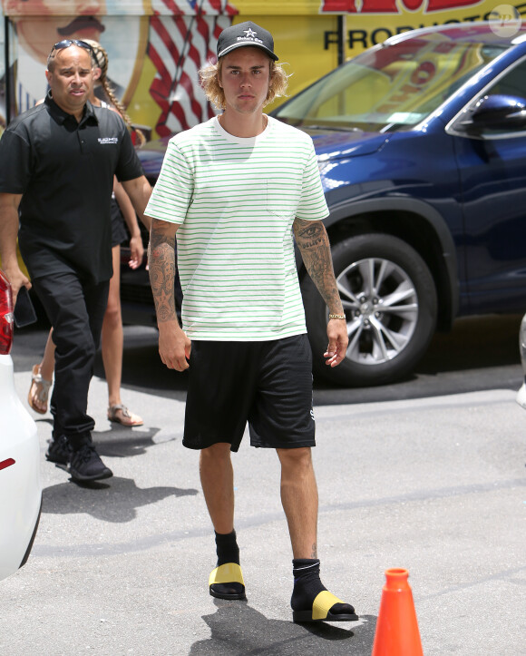 Justin Bieber et sa fiancée Hailey Baldwin se baladent dans les rues de New York le 7 juillet 2018