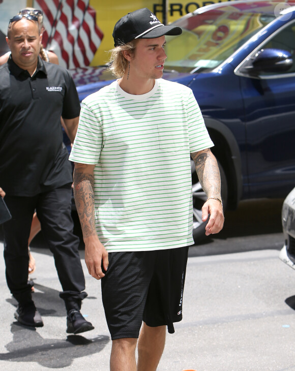Justin Bieber et sa fiancée Hailey Baldwin se baladent dans les rues de New York le 7 juillet 2018