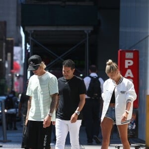 Justin Bieber et sa fiancée Hailey Baldwin se baladent dans les rues de New York le 7 juillet 2018