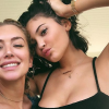 Kylie Jenner et son amie Anastasia Karanikolaou. Juillet 2018. La star de télé-réalité dévoile des lèvres plus fines. Elle a admis qu'elle avait stoppé les injections...