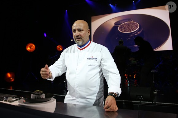 Exclusif - Frédéric Anton - Le chef Frédéric Anton et le compositeur Thomas Roussel présentent une partition musicale inédite en live lors de l'évènement "Opera Food" au Trianon à Paris le 8 Novembre 2017 ou instruments de musique et instruments de cuisine se répondent simultanément sous les yeux des convives attablés. © Denis Guignebourg/Bestimage