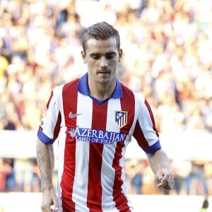 L'attaquant de l'équipe de France de football, Antoine Griezmann signe dans le club de l'Atletico Madrid en Espagne le 21 juillet 2014.