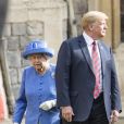La reine Elizabeth II recevait le président Donald Trump et sa femme Melania au château de Windsor le 13 juillet 2018 et a été obligé de contourner le président américain qui s'était stoppé net devant elle après lui avoir brûlé la politesse.