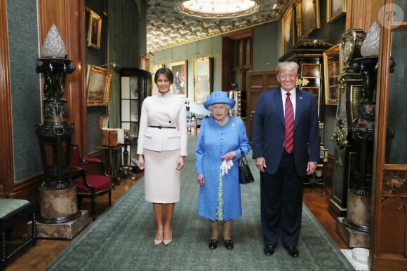 Donald et Melania Trump posant avec la reine Elizabeth II au château de Windsor le 13 juillet 2018. © Steve Parsons/PA Wire /ABACAPRESS.COM