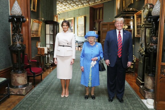 Donald et Melania Trump posant avec la reine Elizabeth II au château de Windsor le 13 juillet 2018. © Steve Parsons/PA Wire /ABACAPRESS.COM