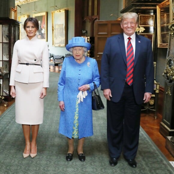 Donald et Melania Trump posant avec la reine Elizabeth II au château de Windsor le 13 juillet 2018. © Steve Parsons/PA Wire /ABACAPRESS.COM