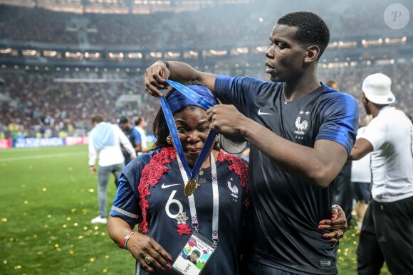 Paul Pogba et sa mère Yeo - Finale de la Coupe du Monde de Football 2018 en Russie à Moscou, opposant la France à la Croatie (4-2). Le 15 juillet 2018 © Moreau-Perusseau / Bestimage