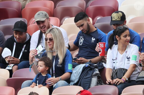 Camille Tytgat (femme de R.Varane) et son fils Ruben - People au stade Loujniki lors de la finale de la Coupe du Monde de Football 2018 à Moscou, opposant la France à la Croatie à Moscou le 15 juillet 2018 © Cyril Moreau/Bestimage