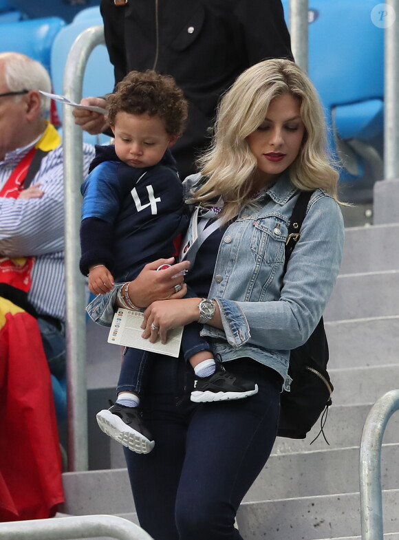 La femme de R. Varane, Camille Tytgat et son fils Ruben - Célébrités dans les tribunes lors de la demi-finale de la coupe du monde opposant la France à la Belgique à Saint-Pétersbourg le 10 juillet 2018 © Cyril Moreau/Bestimage