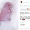 Karine Ferri, maman pour la 2e fois, a partagé cette photo des pieds de sa fille sur Instagram, le 17 juillet 2018