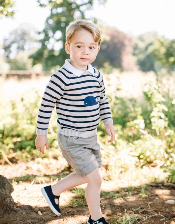 Le prince George de Cambridge photographié pour son 3e anniversaire le 22 juillet 2016 à Anmer Hall.