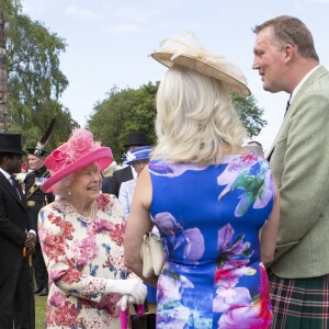 La reine Elizabeth II lors de sa garden party annuelle au palais de Holyroodhouse à Edimbourg le 4 juillet 2018.