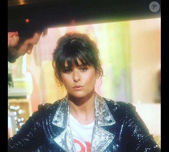 Faustine Bollaert sur le tournage de son émission "Ca commence aujourd'hui" sur France 2 - Instagram, 29 juin 2018
