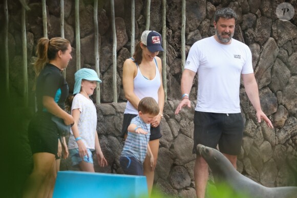Exclusif - Ben Affleck et Jennifer Garner se retrouvent avec leurs enfants Violet, Seraphina et Samuel pour Pâques à Honolulu à Hawaii, le 2 avril 2018