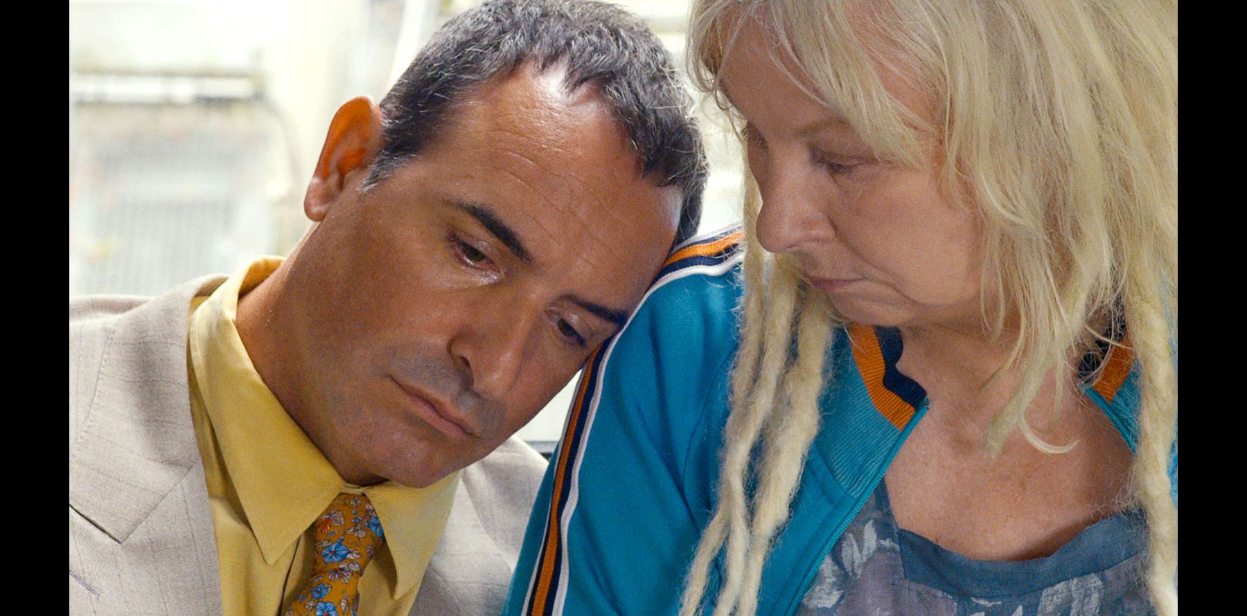 Film Avec Yolande Moreau Et Jean Dujardin Jean Dujardin court après l'argent devant Yolande Moreau - Purepeople