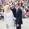 La princesse Mette-Marit de Norvège et son fils Marius Borg Hoiby lors du jubilé des 25 ans de règne du roi Harald V de Norvège, le 23 juin 2016 à Trondheim.
