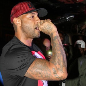 Exclusif - Le rappeur Booba en concert pour la promotion de son D.U.C Whisky au Hobo club à Paris, France, le 22 octobre 2017. © Phiilippe Baldini/Bestimage