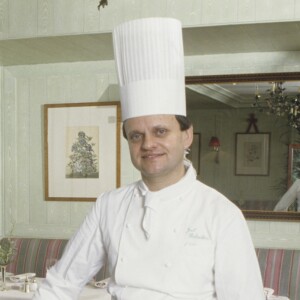 Portrait du chef Joël ROBUCHON en tenue de cuisinier © Michel Croizard via Bestimage