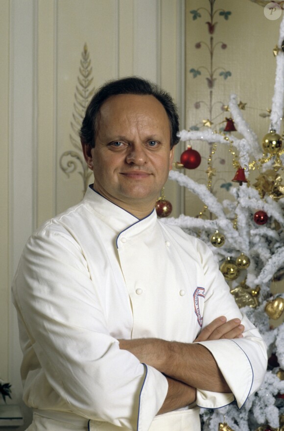 En France, à Paris, portrait de Joël ROBUCHON dans une salle de restaurant © Bruno Schneider via Bestimage