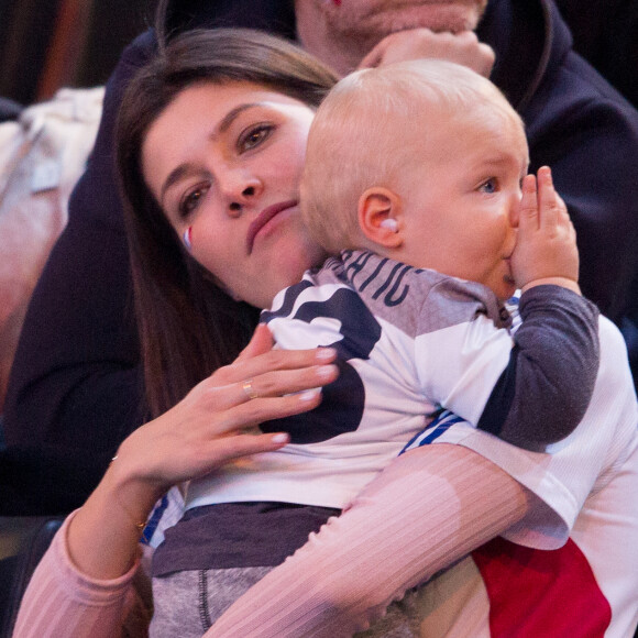 Géraldine Pillet et son fils Alek à l'AccorHotels Arena à Paris, France, le 26 janvier 2017. © Cyril Moreau/Bestimage