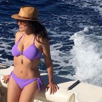 Salma Hayek : 51 ans, divine en bikini et sans maquillage