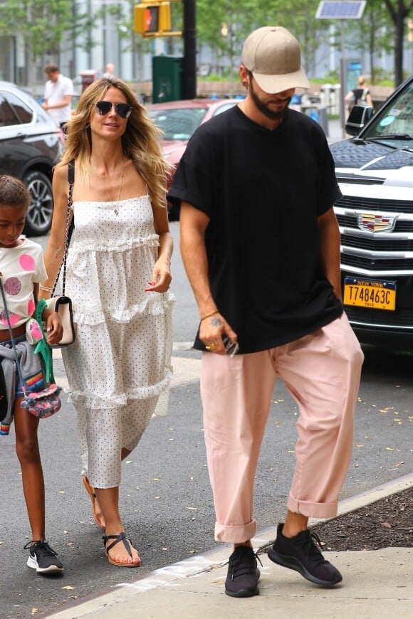 Exclusif - Heidi Klum a été aperçue avec son compagnon Tom Kaulitz et sa fille Lou Samuel dans les rues de New York après avoir passé la journée en bateau au large d'Ellis Island, le 4 juillet 2018.