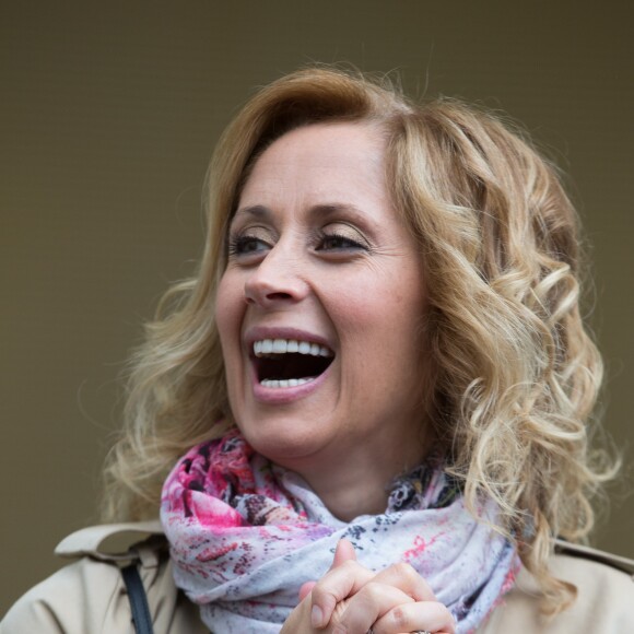 Lara Fabian assiste à la ducasse de Mons ou Doudou, une fête locale basée sur des traditions ancestrales qui a lieu tous les ans à Mons, en Belgique. 22 mai 2016