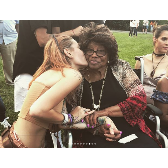 Paris Jackson et sa grand-mère Katherine au concert de son groupe The Soundflowers le 12 août 2018.