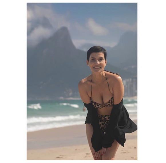 Cristina Cordula en bikini léopard à Rio, le 15 août 2018.