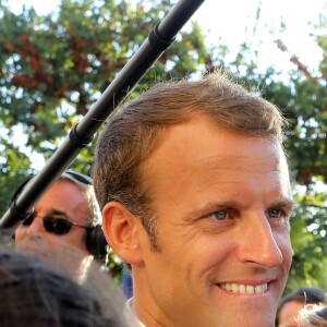 Le président Emmanuel Macron lors de la cérémonie du 74ème anniversaire de la libération de Bormes-les-Mimosas pendant la seconde guerre mondiale le 17 août 2018. © Dominique Jacovides / Cyril Moreau / Bestimage