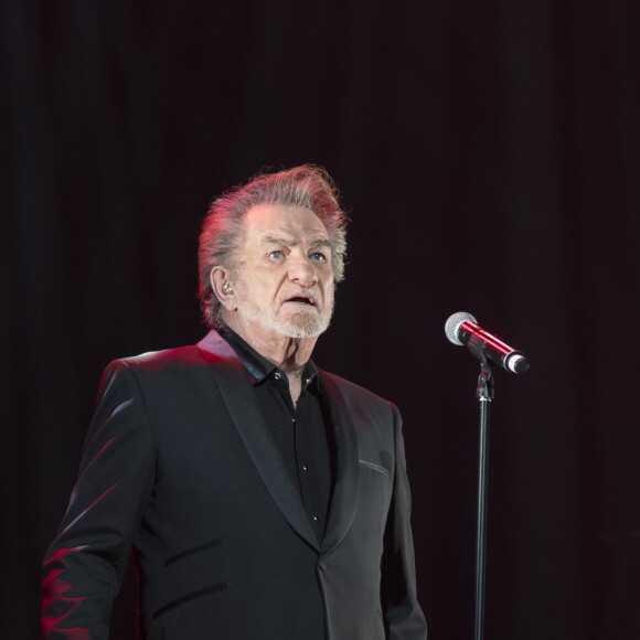Eddy Mitchell - Concert du 13ème Gala 2018 de l'Association pour la Recherche sur Alzheimer à la salle Pleyel à Paris le 12 février 2018. L'intégralité des bénéfices de cette soirée servira à financer la recherche sur la maladie d’Alzheimer. © Coadic Guirec-Pierre Perusseau/Bestimage
