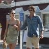 Exclusif - Alessandra Ambrosio et son compagnon Nicolo' Oddi s'embrassent dans les rues de Los Angeles. Les amoureux sont allés déjeuner dans un restaurant de la ville, le 13 août 2018.