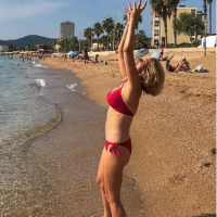 Sylvie Tellier en bikini un mois après son accouchement : Une bombe !