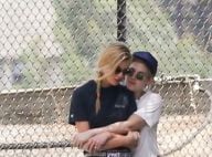 Kristen Stewart et Stella Maxwell : Main dans la main et câlines en balade