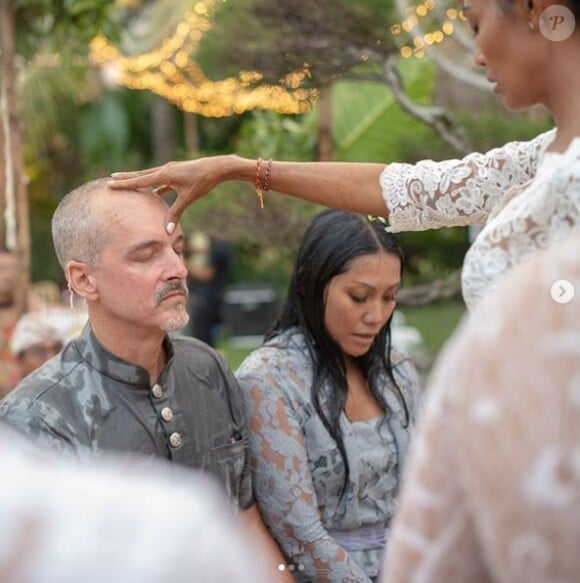 Anggun a partagé des photos d'elle et de son mari Christian, en tenues traditionnelles, sur Instagram, le 29 août 2018.