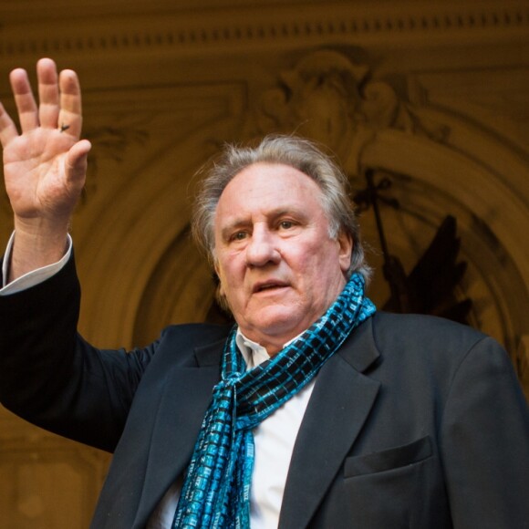 Gérard Depardieu explose de colère face à une journaliste de RTL qui lui posait des questions trop privées, lors d'une cérémonie à l'hôtel de Ville de Bruxelles, honorant sa carrière cinématographique. Belgique, Bruxelles, 25 juin 2018.