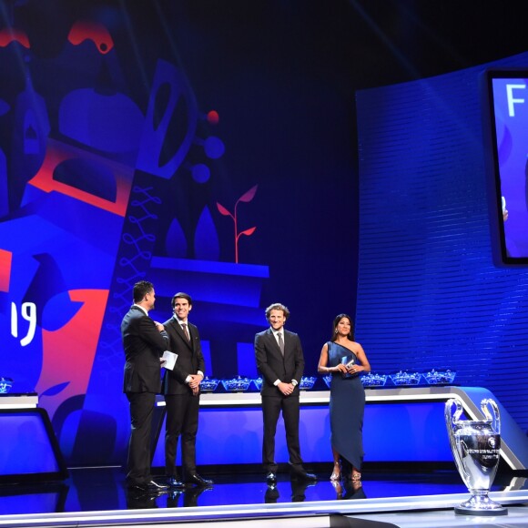 Kaka et Diego Forlan durant le tirage au sort de la Champions League dans la salle des Princes du Grimaldi Forum à Monaco le 30 août 2018. © Bruno Bebert / Bestimage