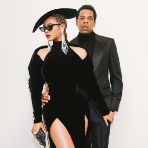 Beyoncé (en robe Nicolas Jebran et chaussures Jimmy Choo) et Jay-Z le 28 janvier 2018 à Los Angeles pour les Grammy Awards.