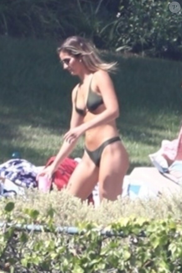 Exclusif - Shauna Sexton a été aperçue en train d'accueillir des hommes lors d'une poolparty organisée par Playboy à Los Angeles, le 25 aout 2018.