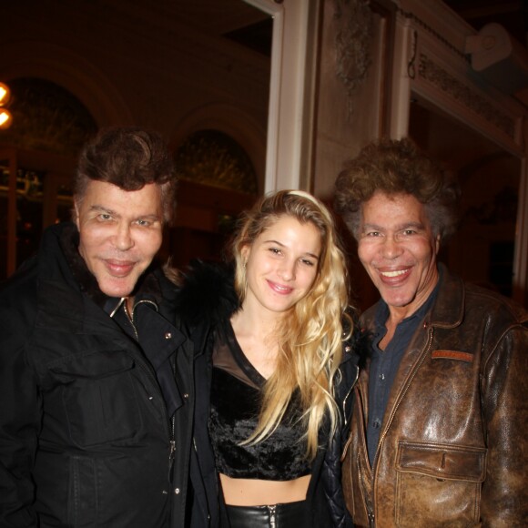 Semi-exclusif - Igor et Grichka Bogdanov (Bogdanoff) et une amie - People assistent à la représentation de la pièce "Les Fantômes de la rue Papillon" au théâtre du Gymnase Marie-Bell à Paris le 22 janvier 2018. © Philippe Baldini/Bestimage