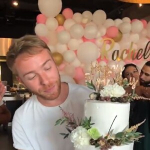 Rachel Legrain-Trapani a fêté ses 30 ans avec son chéri Benjamin Pavard et ses amis dans le Nord. Septembre 2018. Ici avec Julien Van Der Drisch, le mari du chanteur Olympe.