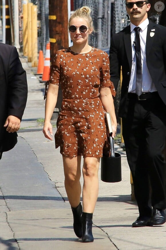Kristen Bell arrive sur le plateau de l'émission "Jimmy Kimmel Live !" à Los Angeles, le 8 août 2018.