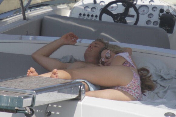 Nico Rosberg et sa femme Vivian Sibold passent une journée romantique sur un bateau sous le soleil de Formentera en Espagne, le 4 septembre 2018.