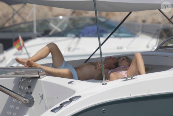 Nico Rosberg et sa femme Vivian Sibold passent une journée romantique sur un bateau sous le soleil de Formentera en Espagne, le 4 septembre 2018.